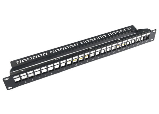 RJ45 επιτροπή μπαλωμάτων δικτύων 24 βάση λιμένων 1U C5/C5E C6 με το φραγμό Mangement
